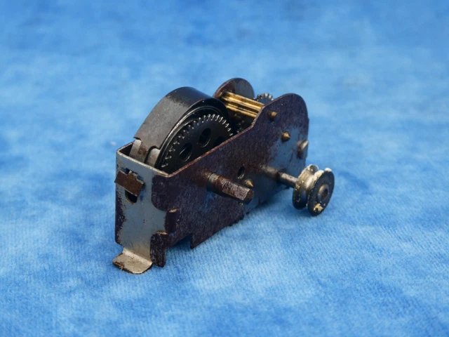 Moteur à Ressort Solido Démontable - Rare - Pièce De Collection