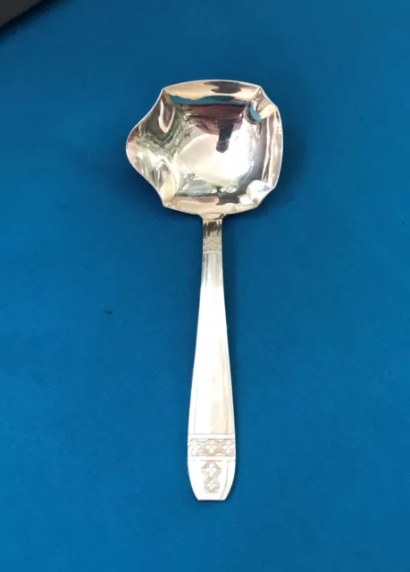 Louche à sauce ART DECO métal argenté Modèle GRAND PRIX de MONACO couvert Table