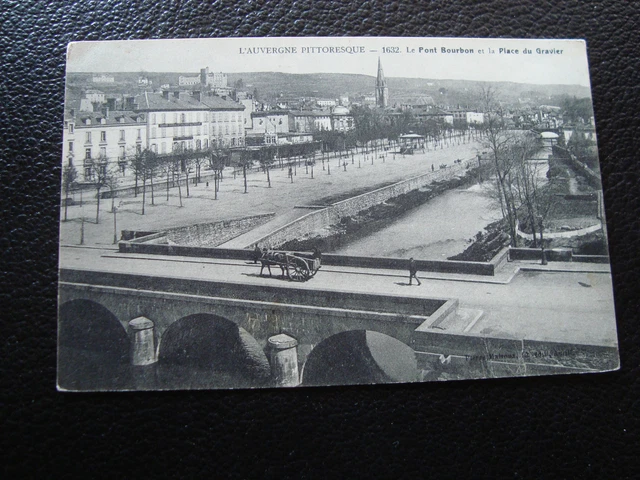 FRANCE - carte postale auvergne le pont bourbon/place du gravier (cy68) french