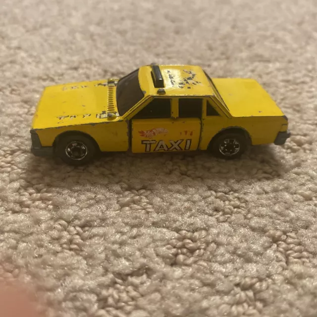 Vintage Hot Wheels 1983 Die Cast Yellow Taxi Crash Door #652