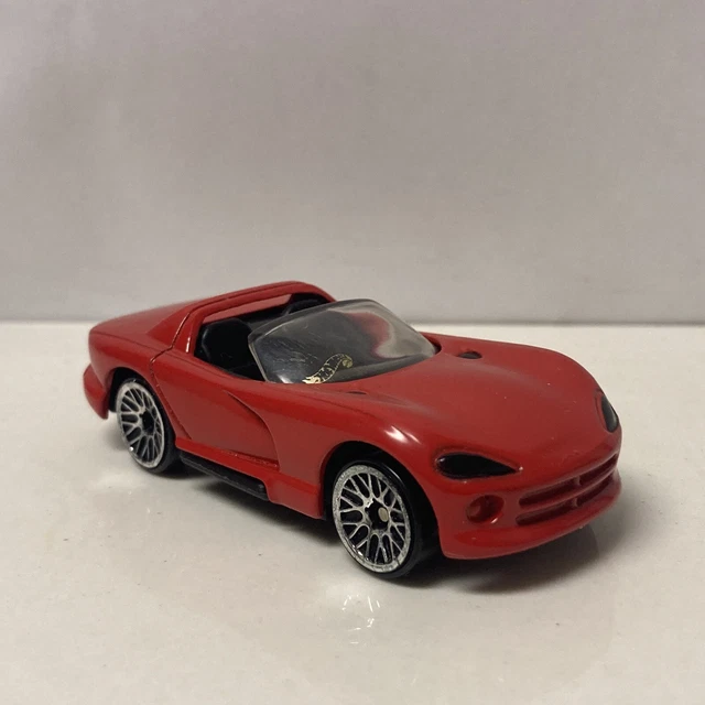 1992-1995 Dodge Viper SR1 RT/10 Collectible 1/64 Scale Diecast Diorama Model