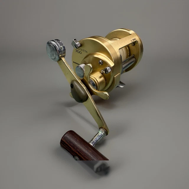 SHIMANOリール CALCUTTA700 Shimano Baitcasting Reel CALCUTTA 700 Right Gear Ratio 4.7:1