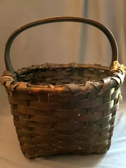 19Th C American Prmtv Hnd Wvn Splint Notched Ash Handle Gathering Basket