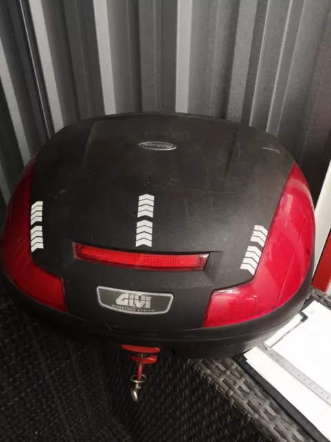 givi monolock top box used