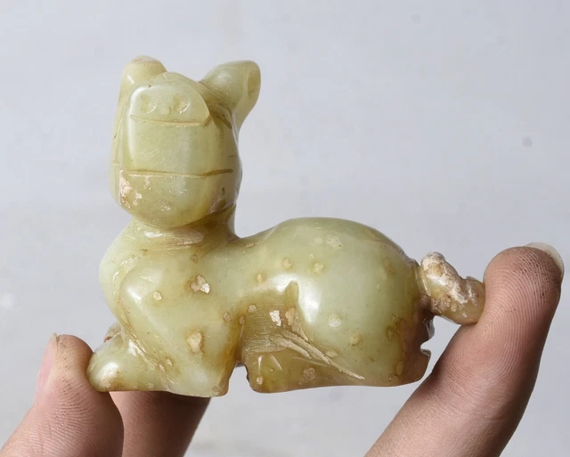 6CM Good China "Hong Shan" Culture Old Jade Carved animal Dog Pendant "Gua jian"