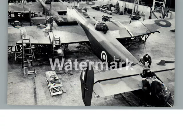 4180. WWII. RAF. Handley Page Halifax in Production. 1942.