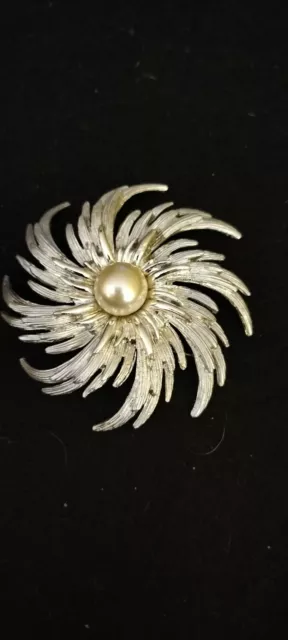 Beautiful SARAH COVENTRY Silver Tone Starburst Brooch With A Faux Pearl In Centr