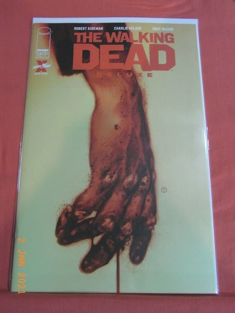 WALKING DEAD Deluxe #17 - cover C by Julian Totino Tedesco. (Image 2020 series)