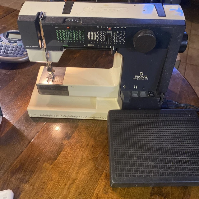VIKING HUSQVARNA 190 Selectronic Sewing Machine with Foot Control Pedal