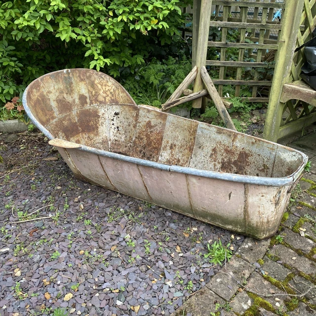 LARGE USED VINTAGE Galvanised Trough Hip Tin Bath Garden Tub Planter. £