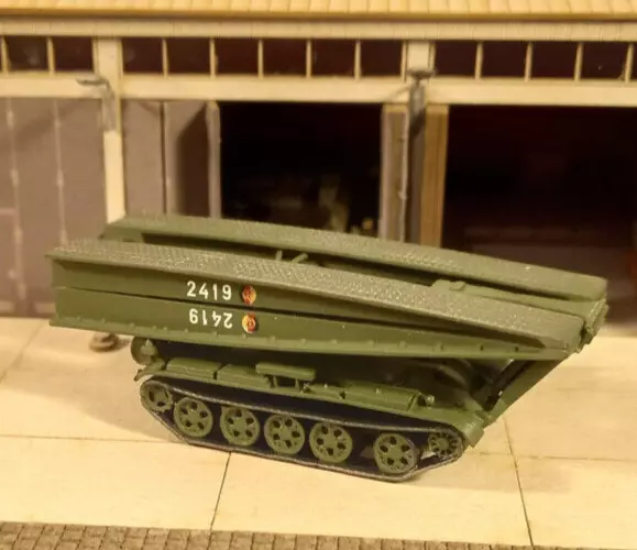 BLG-60 Brückenlegegerät Panzer, NVA, DDR, Spur TT, 1:120, Minitanks Unbemalt