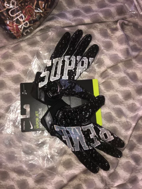 Supreme Nike Vapor Jet 4.0 Football Gloves Size Medium Red FW18 Brand New