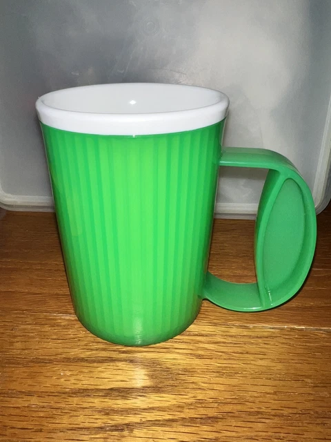 Tupperware NEW VINTAGE GREEN  Insulated Coffee Hot Cocoa Mug Cup Handle NO SWEAT