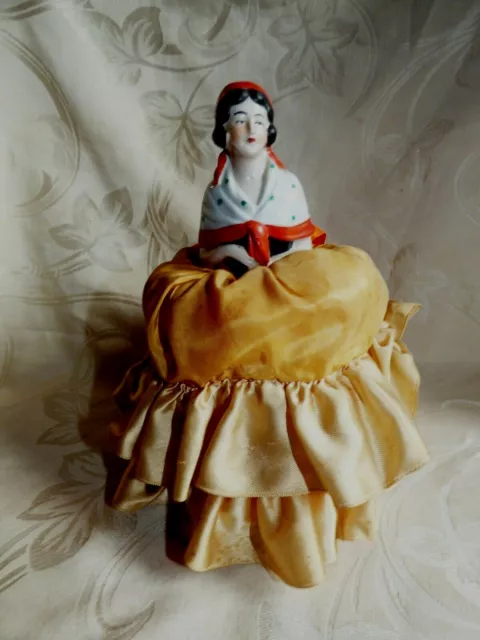 Ancienne Demi Figurine en Porcelaine Boite à Poudre Maquillage Poupée