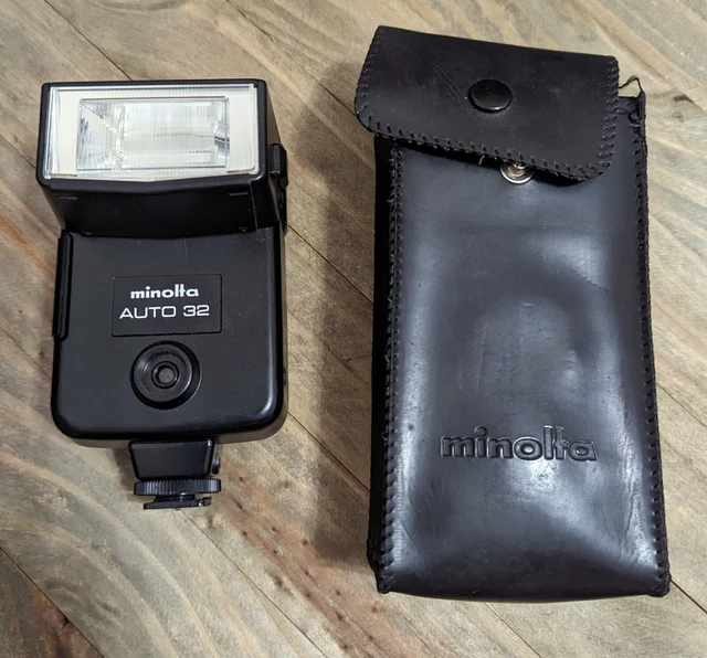 Minolta Auto32 Flash For Any Camera w/ Single Flash Contact & Case Untested