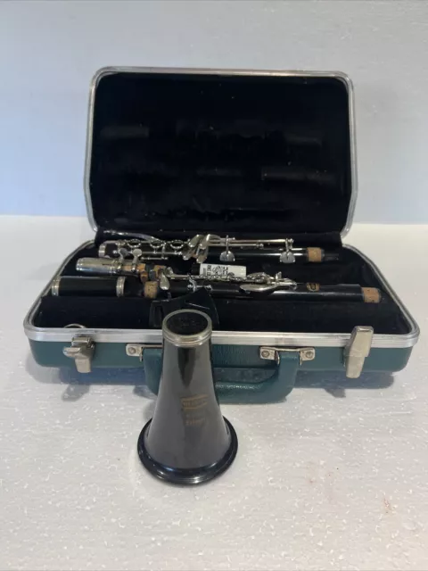 Bundt Selmer  Resonite Clarinet with Hard Case Well Maintained B flat USA
