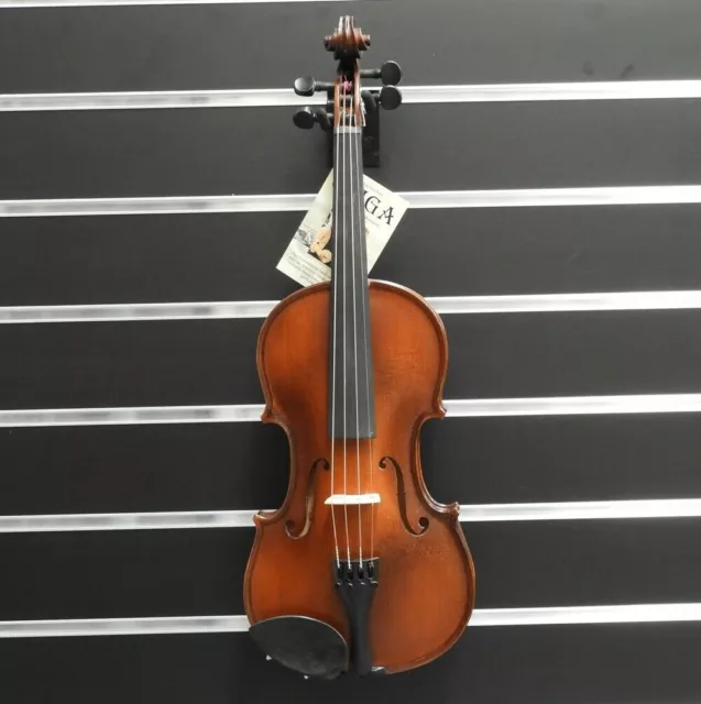 Gliga Violin 4/4  Gliga 3 Outfit  Finish Outfit C/w Case & Bow