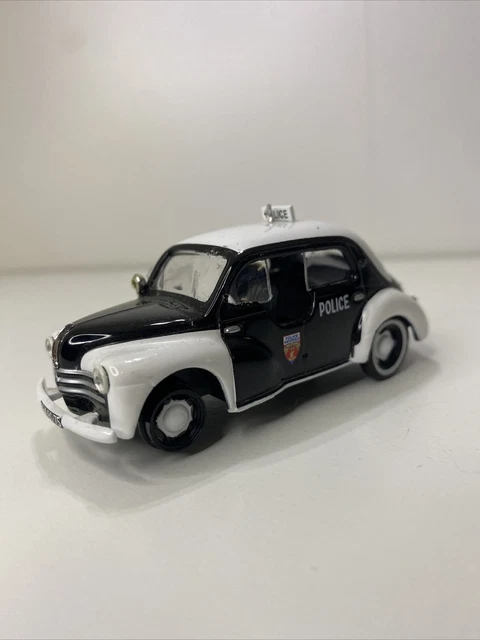 Voiture Miniature Majorette Chevrolet Impala Police 1/69 - Noir Et Blanc - Occasion