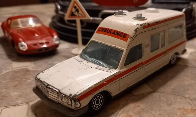 Norev Mercedes Ambulance Jet-car 1/43 en boîte | eBay