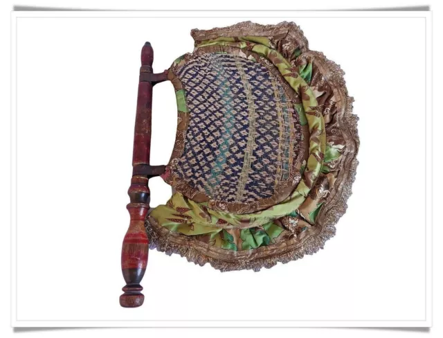 Alter, antiker, ethnischer Textil-Handfächer aus Holz mit geschnitztem,...