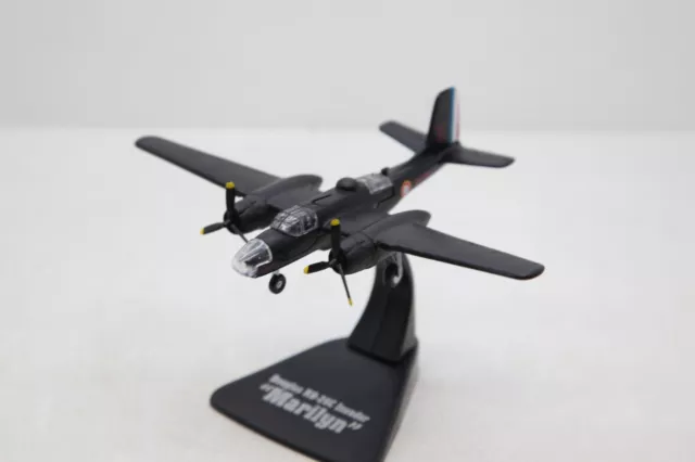 ATLAS - Avion de guerre echelle 1:144 - Douglas RB-26C Invader "Marilyn"