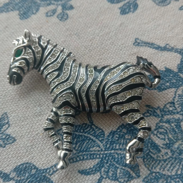 Broche Vintage Zèbre Argent Et Noir - Marque Cabochon, Occasion, Parfaite Pour Personnaliser Tes Tenues