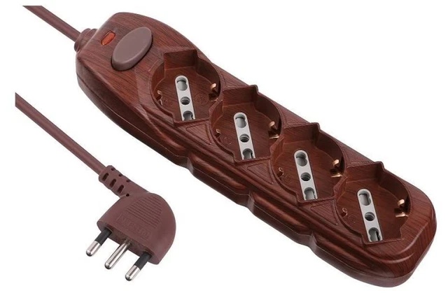 Multipresa Electraline 4 prese polivalenti cavo 1,2 metri effetto legno - 62077