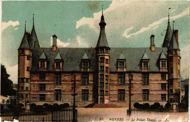CPA NEVERS - Le Palais Ducal (355609)