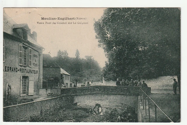 MOULINS ENGILBERT - Nievre - CPA 58 - Vieux Pont du Guichet sur le guignon Café