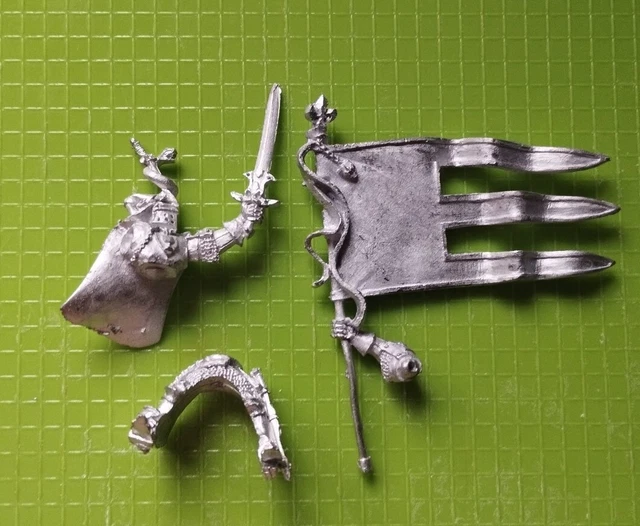 Regno Di Bretonnia: Battle Standard Bearer - Warhammer The Old World, Miniatura Games Workshop Nuova In Scatola