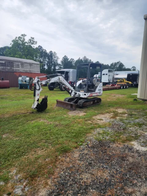 Bobcat 325 excavator, 1,337. Hours