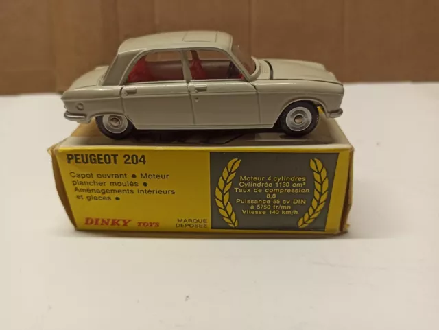 Peugeot 204 Berline, Dinky Toys France réf 510, avec sa boîte en excellent état.