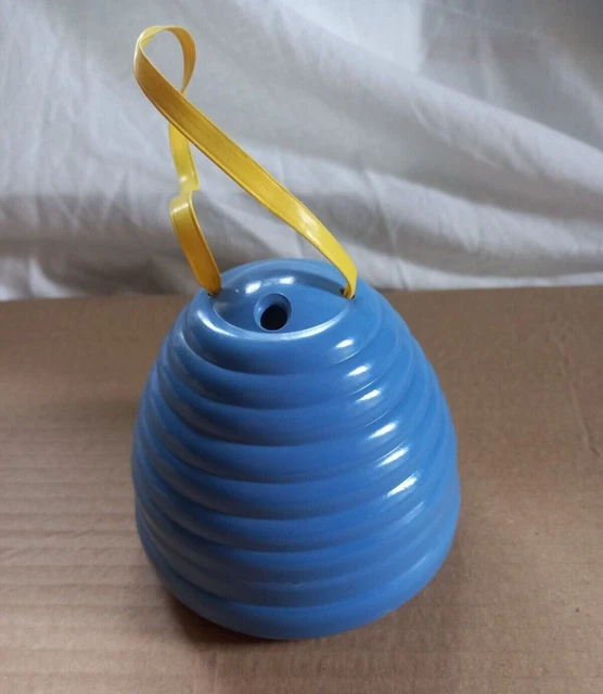 BLUE VINTAGE 1950S Bakelite Beehive wool yarn holder with needle gauge