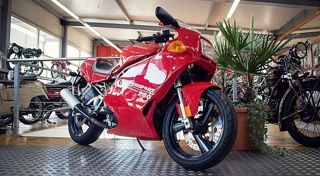 Ducati 750 SS Oldtimer Motorcycle Motorrad 1993 Super Sport Klassiker Italien