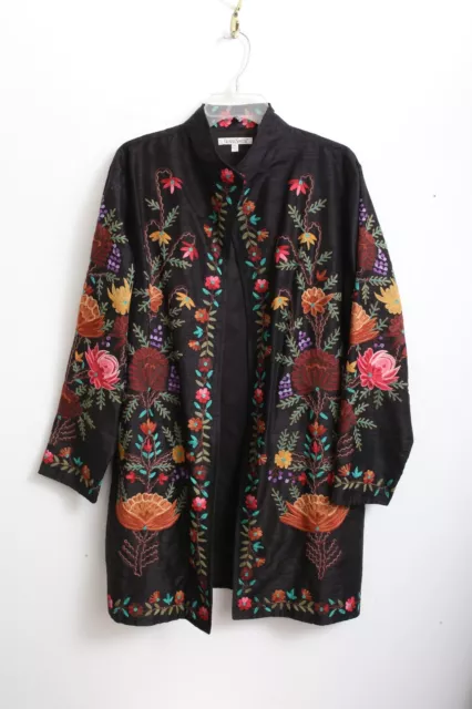 EUC PXL Women's TravelSmith Black With A Silk Floral Embroidered Design Duster