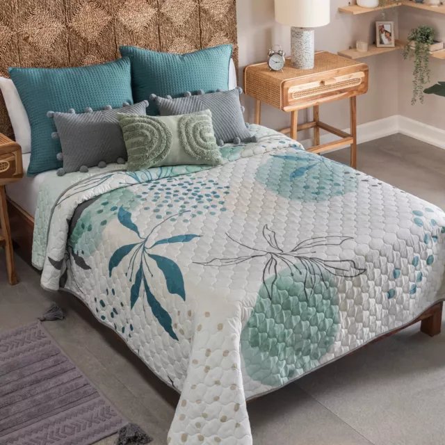 NEW Reversible Comforter Coastal Mint Green Quilt Bed Cover Full Queen King Set