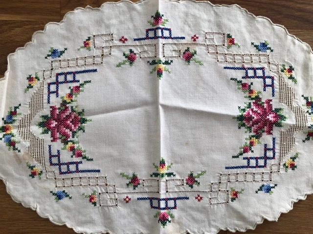 Napperon Rond Brodé Main Dentelle Frivolité - 60 Cm, écru - Les Collections De Crinolines Et Pomponettes