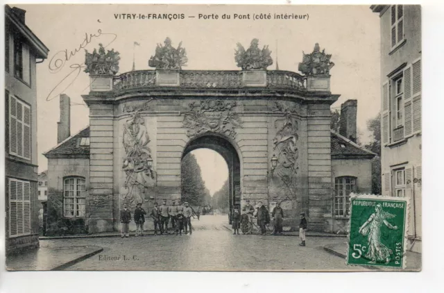 VITRY LE FRANCOIS - Marne - CPA 51 - la porte du pont vue N° 5