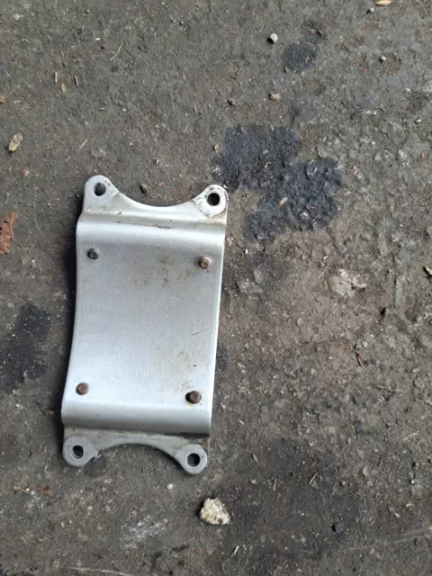 Suzuki Bandit 600cc Mark 1 Front Mudguard Bracket And Bolts