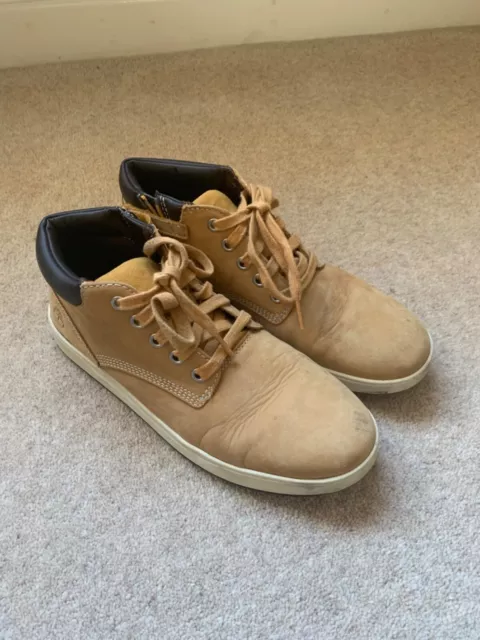 lovely boys TIMBERLAND boots size 5.5 (39)