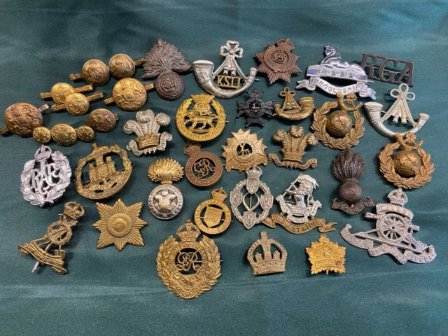 Job Lot Various Military Cap Badges, Collars & Buttons all w/brooched fittings
