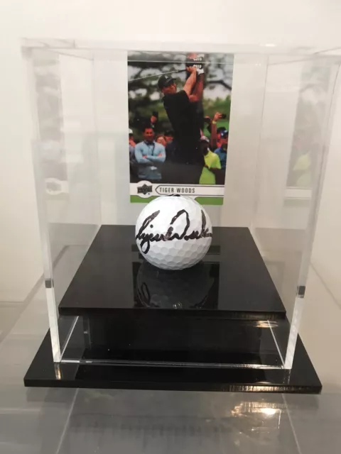 Tiger woods  Signed Golf Ball In Case With COA