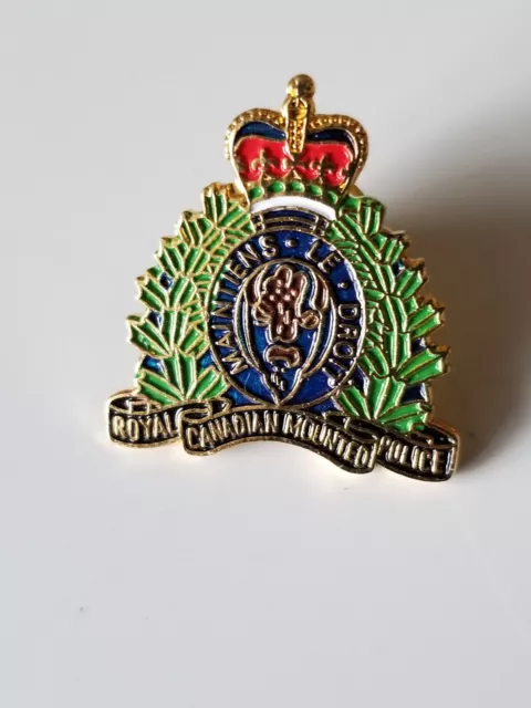 Rcmp - Royal Canadian Mounted Police - Coat Of Arms Crest Pin. Size 1 Inch.