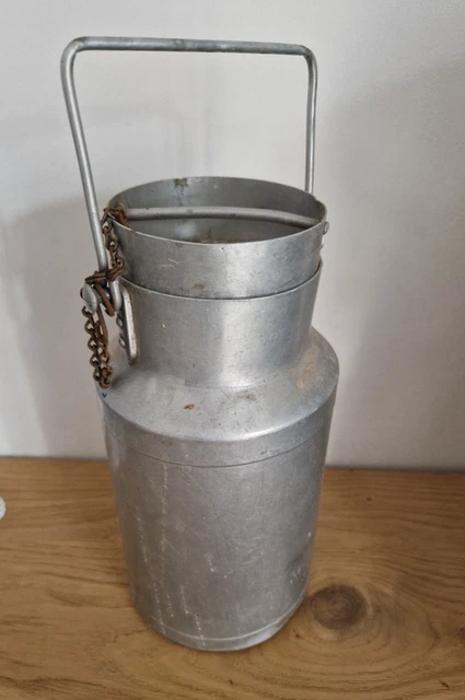 Ancien pot à lait émaillé bleu ciel