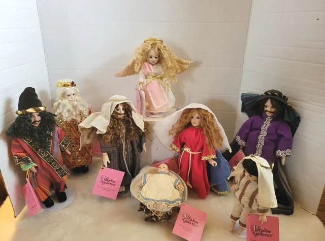 Paradise Galleries Treasury Collection Christmas Nativity Set 8 Dolls & Manger 2