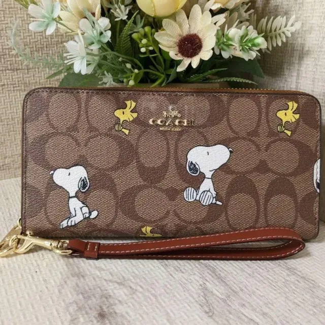 Coach x Snoopy Collaboration Peanut Long Wallet Signature Khaki New