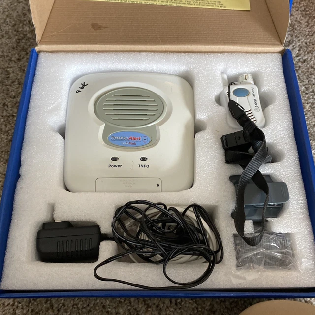 Colgante de emergencia de voz de 2 vías LogicMark Freedom Alert 35511 comunicarse