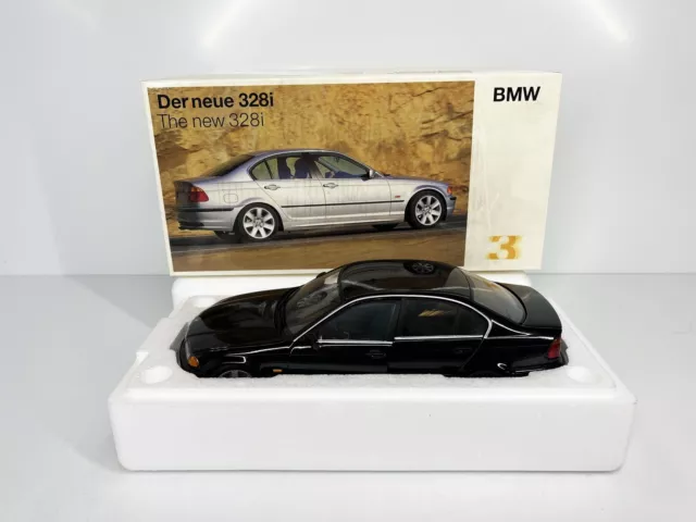 1:18 - UT-Model - 80439422373 BMW 328i  // 6 D 4