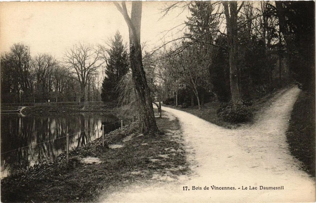 CPA PARIS 12th Bois de VINCENNES Le Lac Daumesnil (672573)