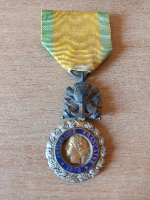 0812#JOLIE MÉDAILLE MILITAIRE "Valeur et Discipline 1870" III